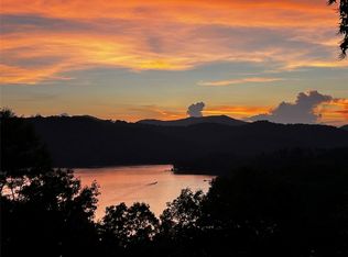 471 Rivard Rd, Glenville, NC 28736