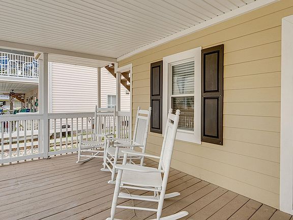 3rd image of 1418 S Ocean Blvd.
