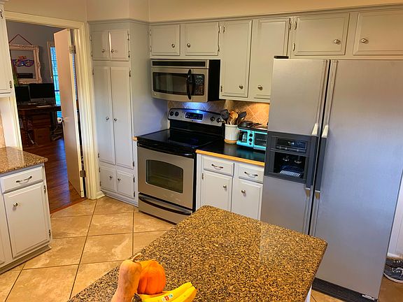 3rd image of 614 Wimbledon Blvd