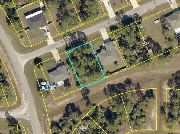 8055 Sandalwood Cir, Labelle, FL 33935