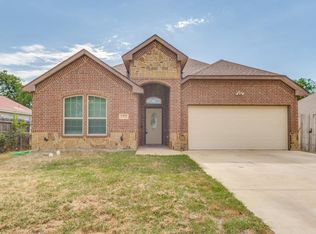 1918 Avenue D, Grand Prairie, TX 75051