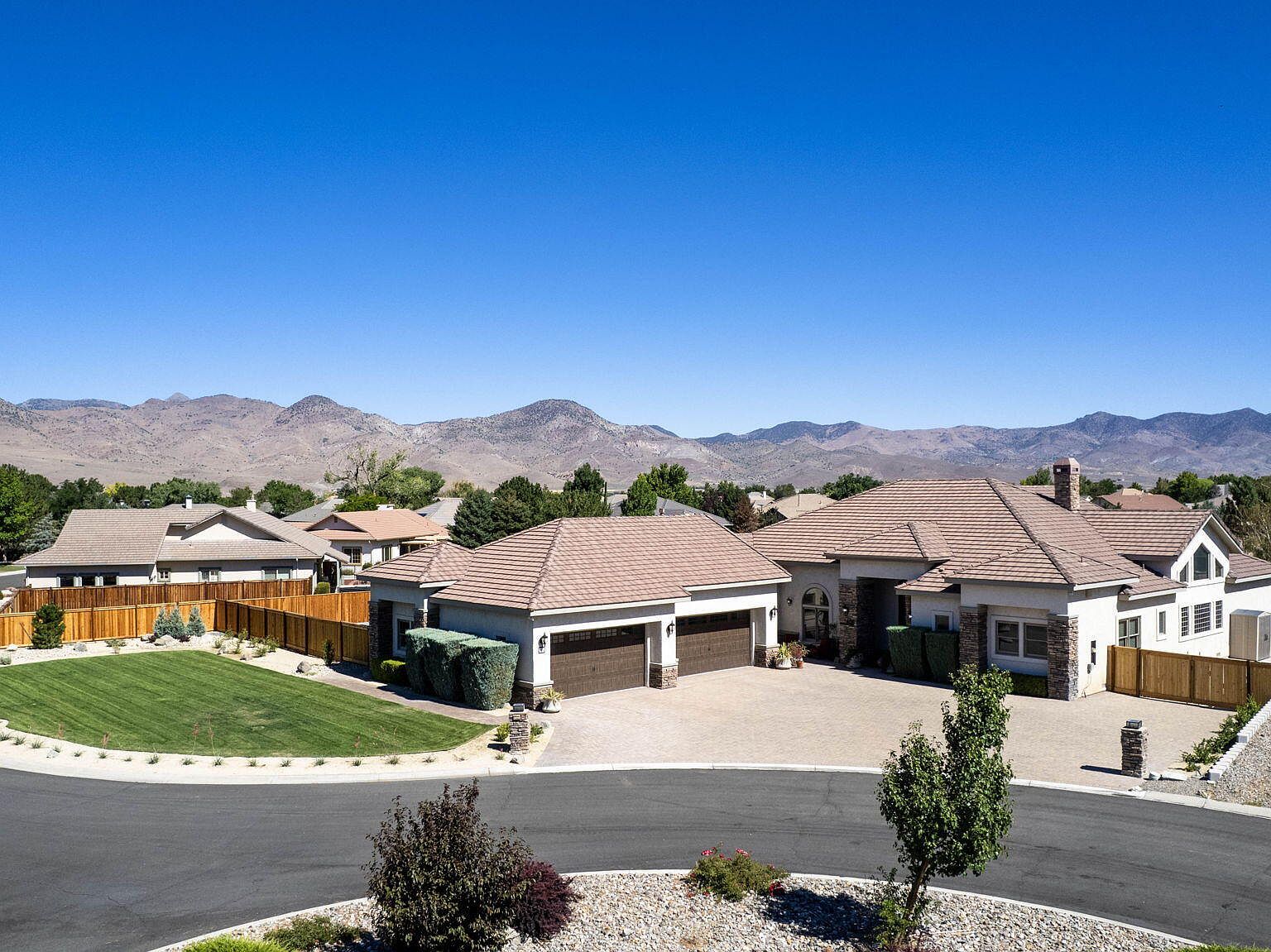 406 Gleneagles Ct — Dayton Valley Country Club