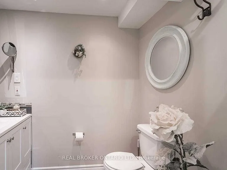 2261 Hanbury Ct — Photo 3
