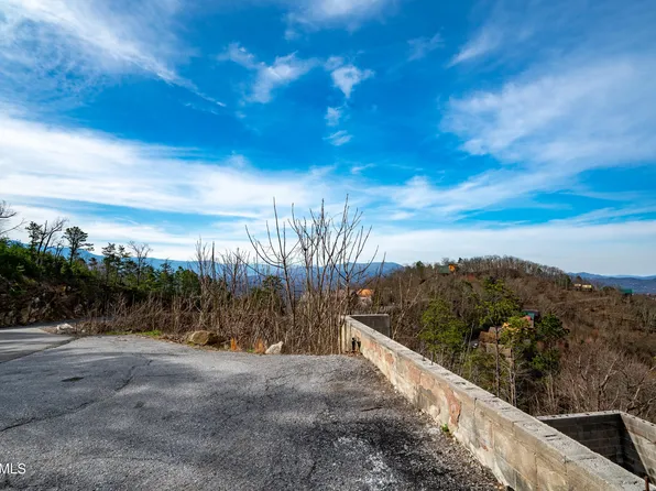 2301 Windy Ln, Sevierville, TN 37876