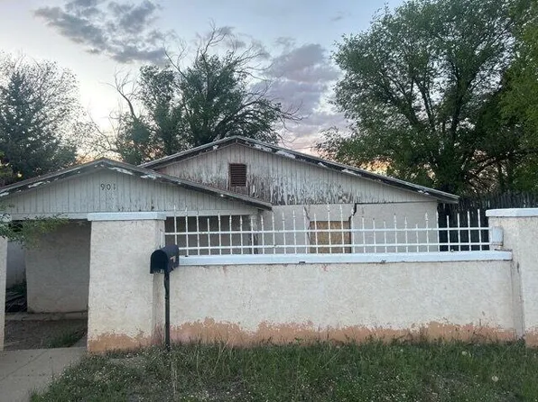 901 Kavanaugh St, Las Vegas, NM 87701
