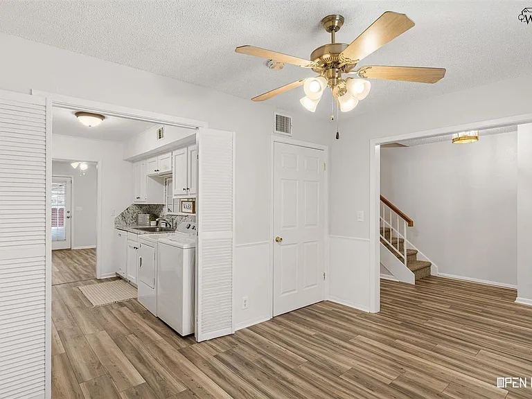 3006 Barrywood Dr — Photo 6