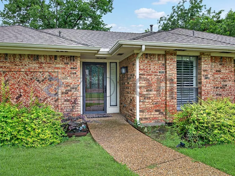 619 Quail Ln — Photo 3