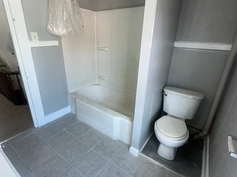 115 East Ave #2 — Photo 6