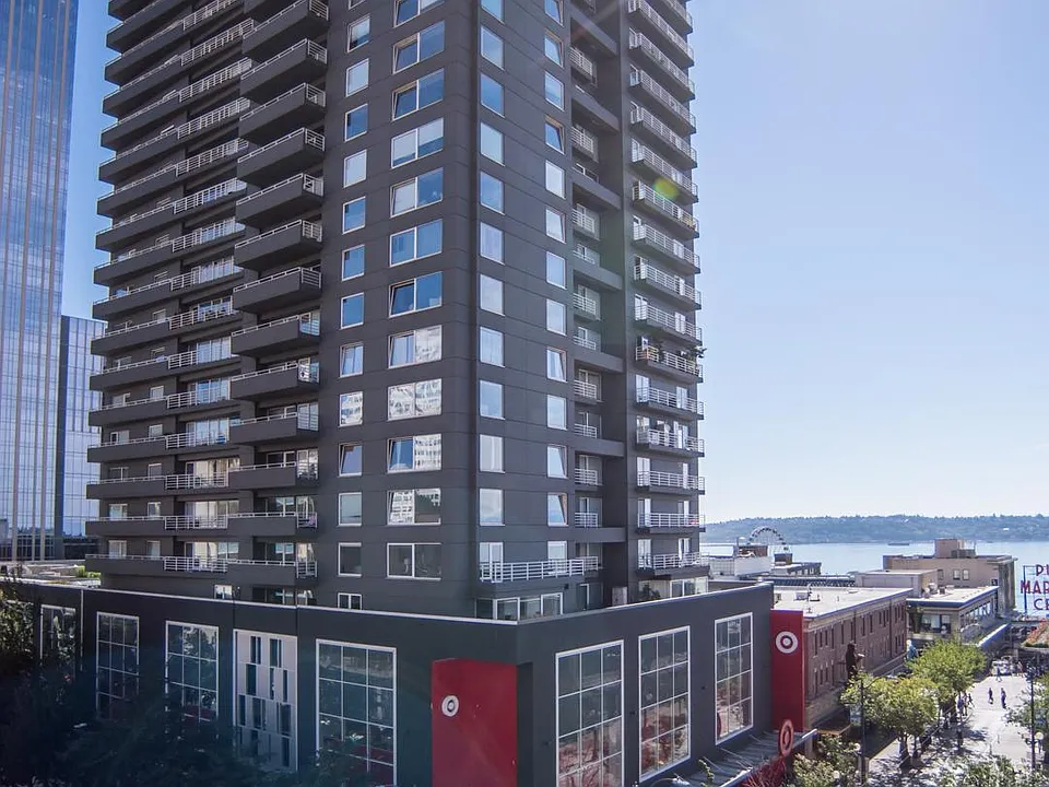 1415 2nd Ave #1008