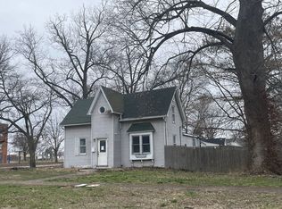 700 E 2nd St, Pana, IL 62557