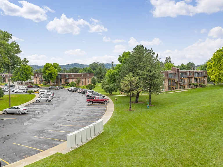Candlewood Apartments — Photo 29