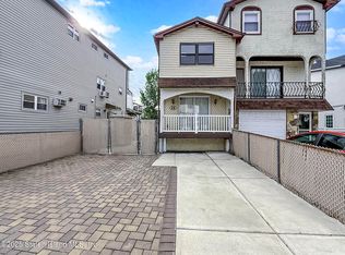 14 Goller Pl, Staten Island, NY 10314