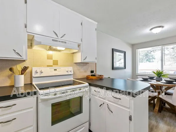 466 W 10th St, Loveland, CO 80537