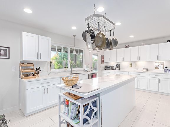 3rd image of 1020 E San Juan Avenue
