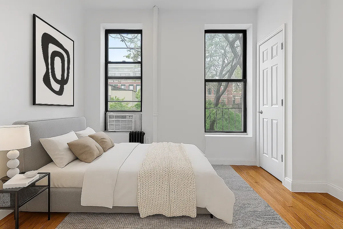 31 Saint Mark's Avenue — Photo 1