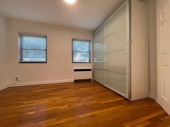 5th image of 3031 Edwin Ave APT 1C