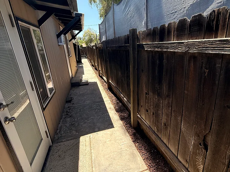 N Yale St — Photo 8