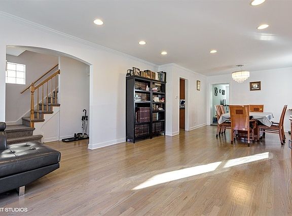 4th image of 2925 W Jarlath St