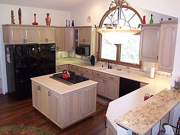 Large Groumet Kitchen