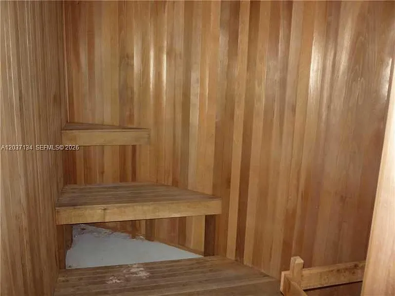 185 SW 7th St #3500 — Photo 23