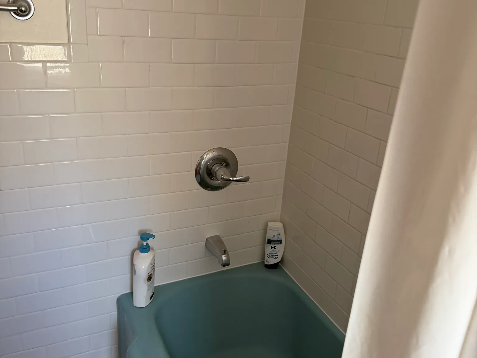 1 bed, 850 sqft, $2,135 — Photo 3