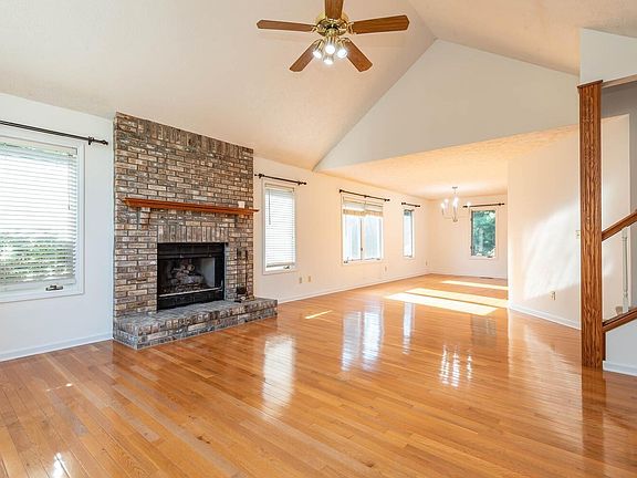 5th image of 3708 E Tamarron Dr