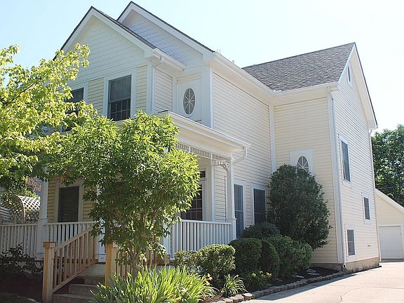 3rd image of 2920 Roanoke Ave