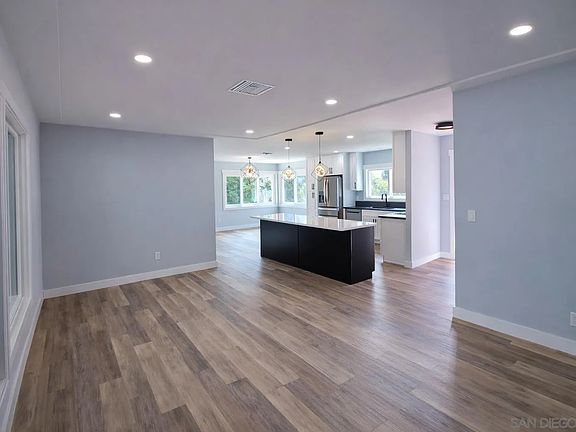5th image of 3006 Yonge St