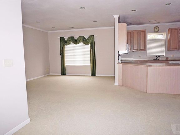 4th image of 1404 Meadows Townhomes Ln