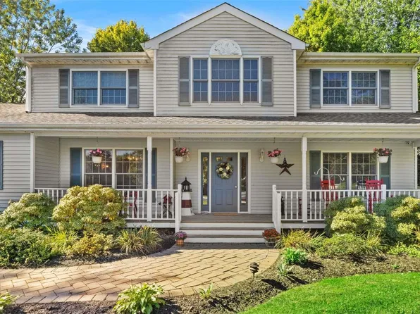 20 Locust Lane, Miller Place, NY 11764