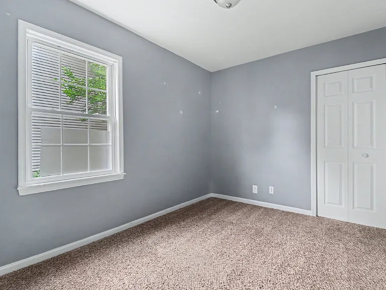 15504 Leona Dr — Photo 13