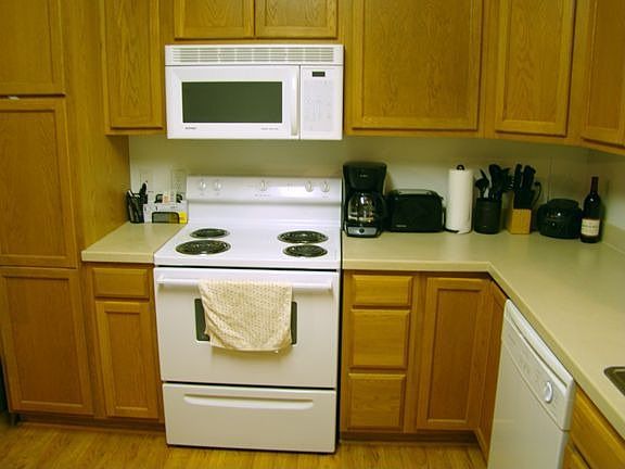 Range Microwave & Dishwasher