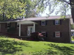 15 Douglas Dr, Washington, IN 47501