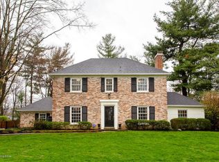 111 Travois Rd, Indian Hills, KY 40207