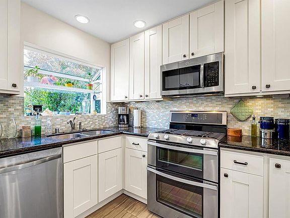 4th image of 5215 S Sepulveda Blvd #13A