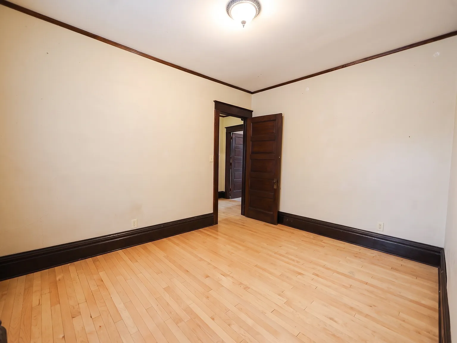4 bed, 1522 sqft, $3,749 — Photo 4