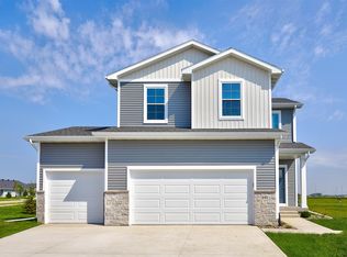 560 NW Atlas Ln, Waukee, IA 50263