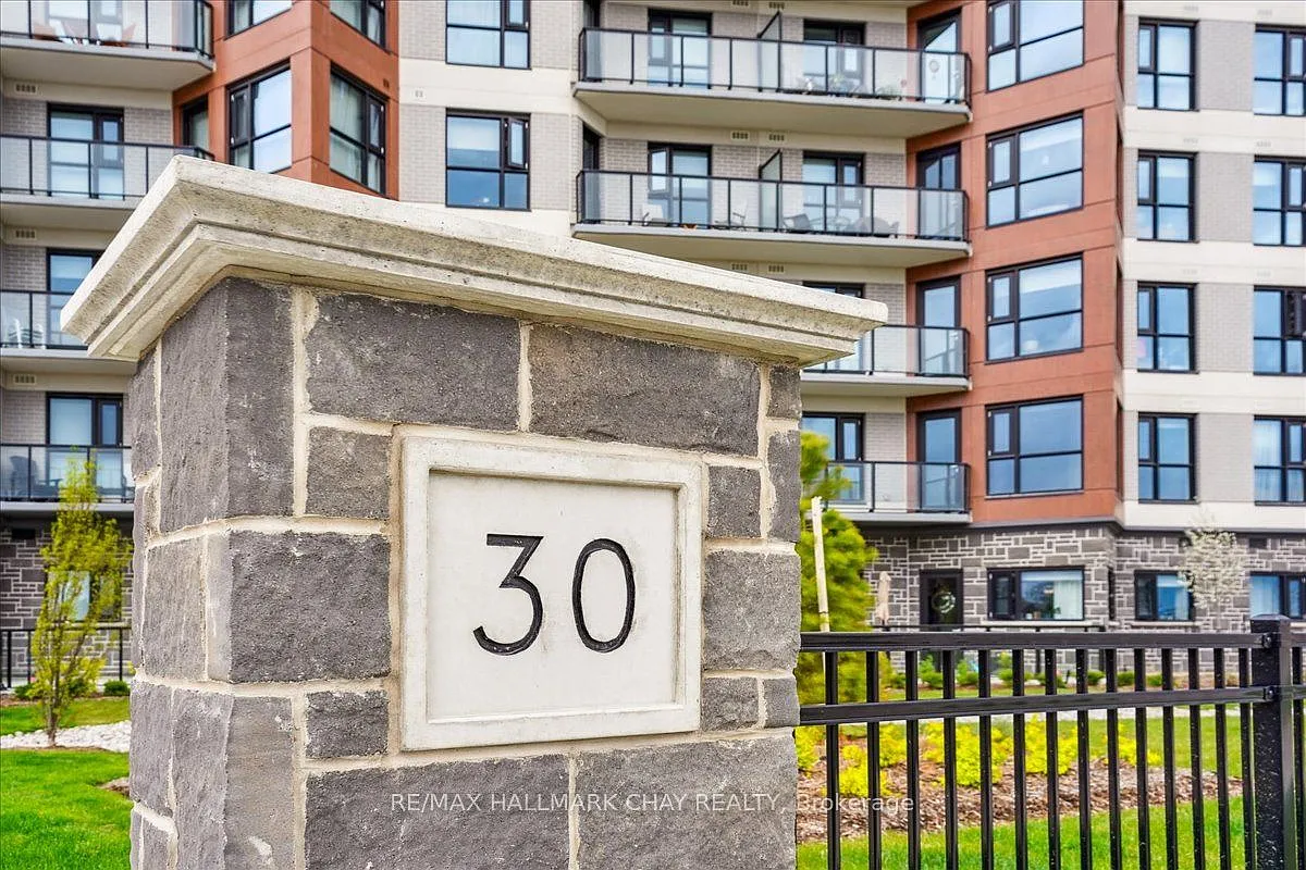 Building Photo - 30 Hanmer St W #909
