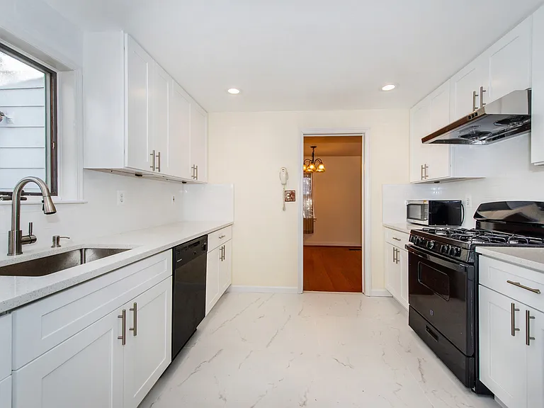 93 Elycroft Pkwy — Photo 8