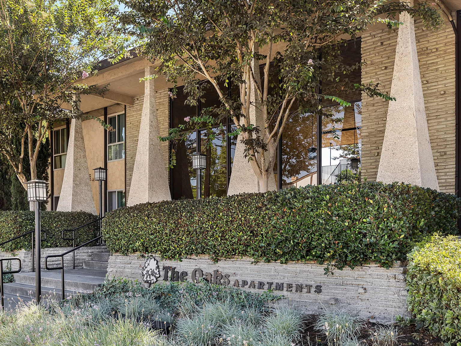 The Oaks Apartments — Photo 2