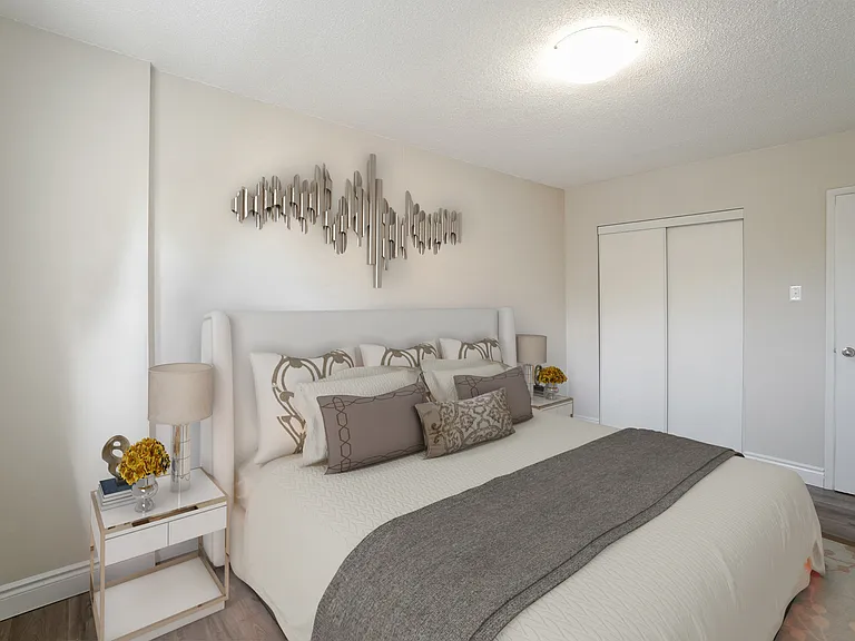 2673 King St E — Photo 14