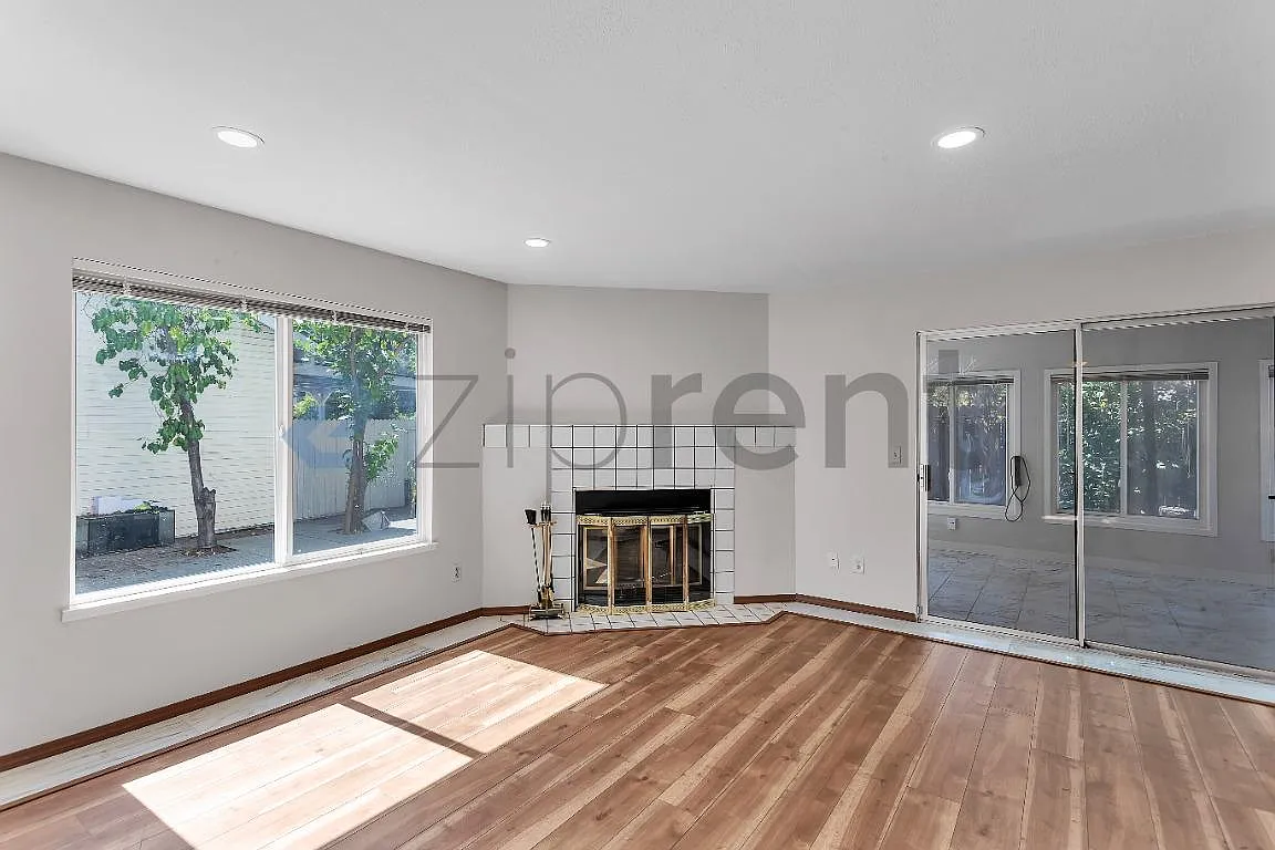 3 bed, 1427 sqft, $3,150 — Photo 4
