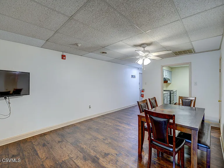 105 W Main St #3RDFLAPT2 — Photo 10