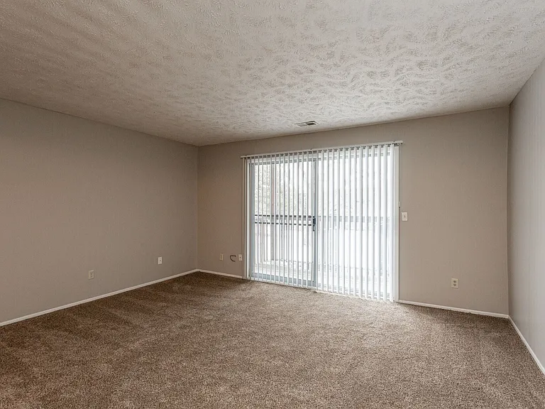 New Towne West Apartments — Photo 9