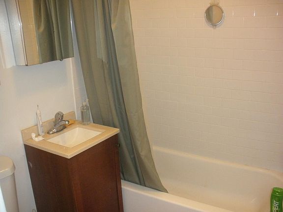 4th image of 1937 N Central Park Ave APT 1R