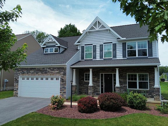 3rd image of 1754 Woodledge Dr