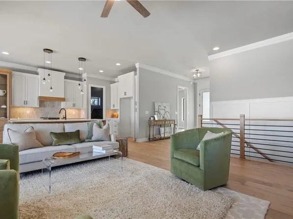 2701 NE Amanda Ln, Blue Springs, MO 64029