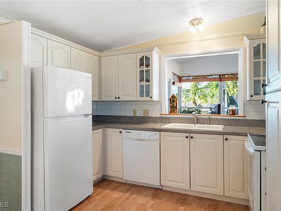 2nd image of 493 Jacklin Ln