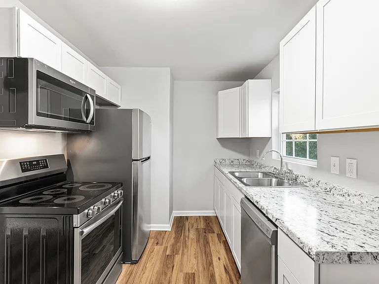 2127 Garfield Ave — Photo 5