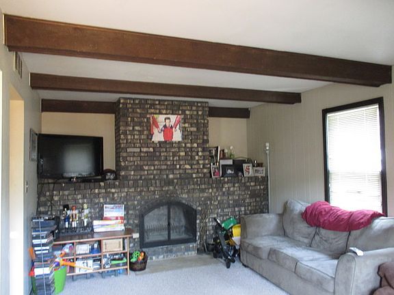 5th image of 132 Newport Dr